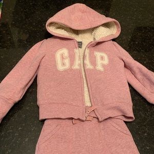 Baby GAP Fleece Sweatsuit - 3T-4T Light Pink and Cream colored. Very warm!